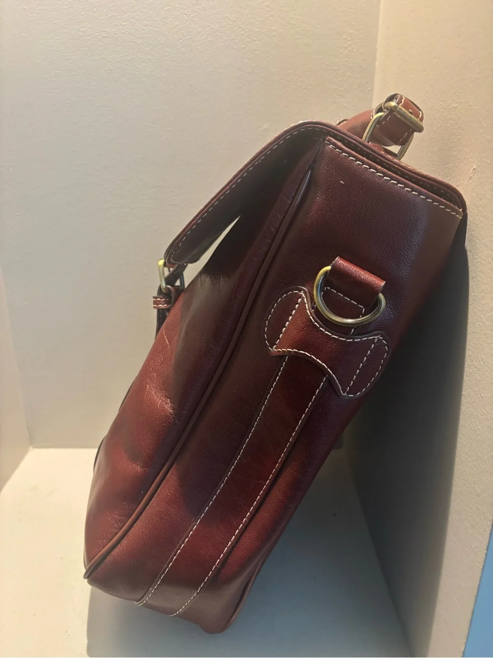 Leather wine satchel gift carrier-picnic/outdoors/travel drink bar red/brown